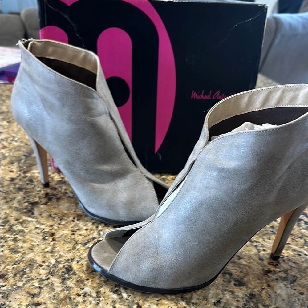 Michael Antonio Gray Peep-Toe Ankle Boots